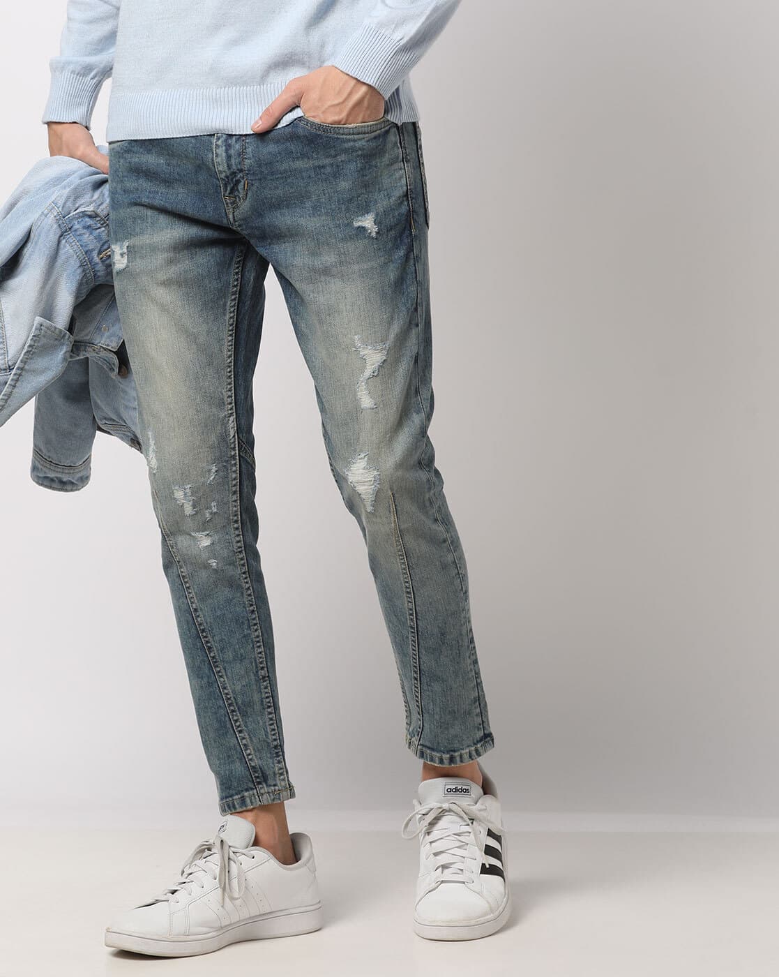 Distressed Cropped Slim Fit Jeans